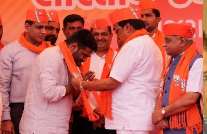 नरेंद्रभाई की सेना में सिपाही के तौर पर शामिल हो रहा हूं : हार्दिक पटेल नरेंद्रभाई की सेना में सिपाही के तौर पर शामिल हो रहा हूं : हार्दिक पटेल